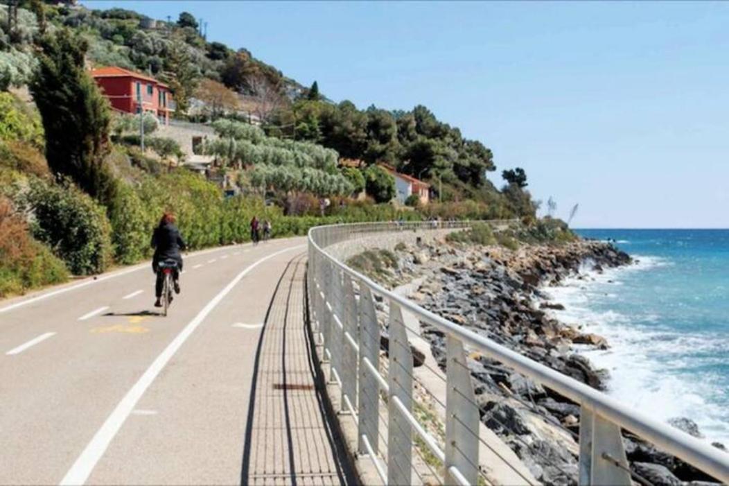 Ampio Appartamento Centrale Sanremo Exterior photo