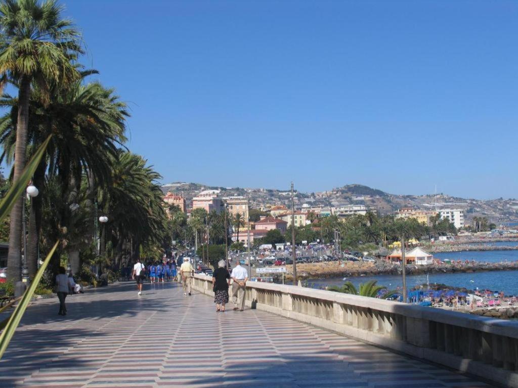 Ampio Appartamento Centrale Sanremo Exterior photo