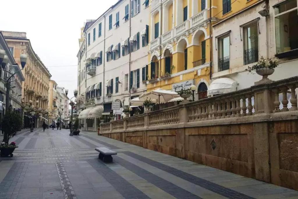 Ampio Appartamento Centrale Sanremo Exterior photo
