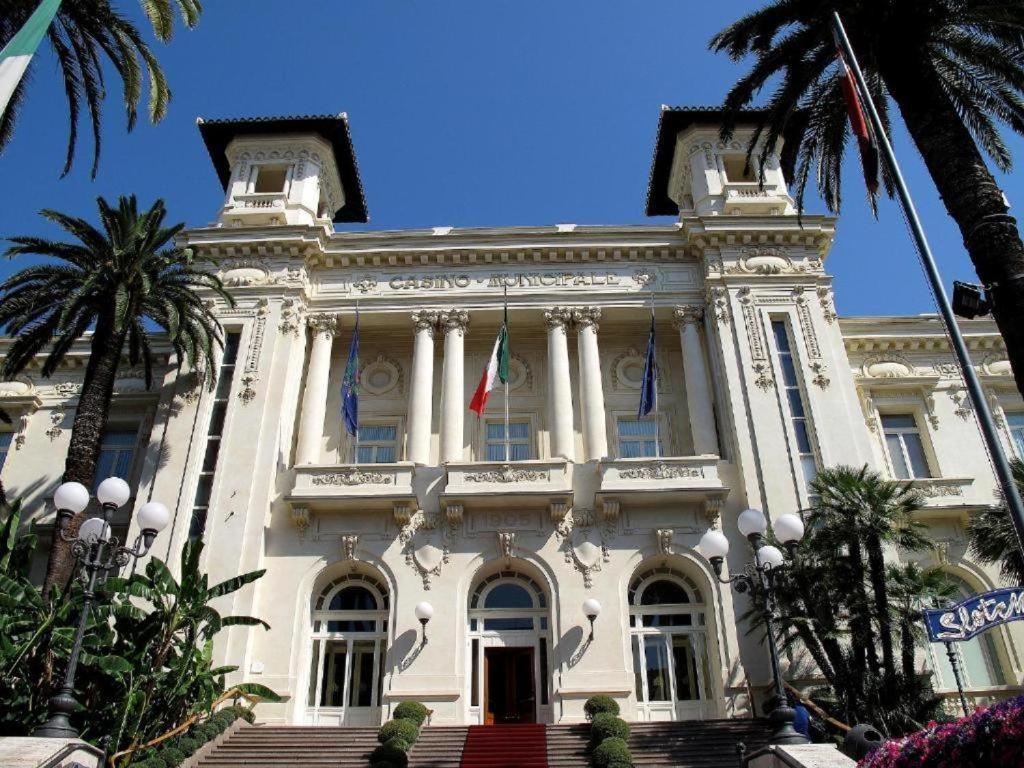 Ampio Appartamento Centrale Sanremo Exterior photo
