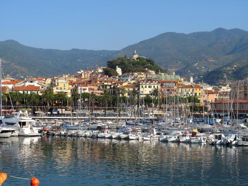 Ampio Appartamento Centrale Sanremo Exterior photo