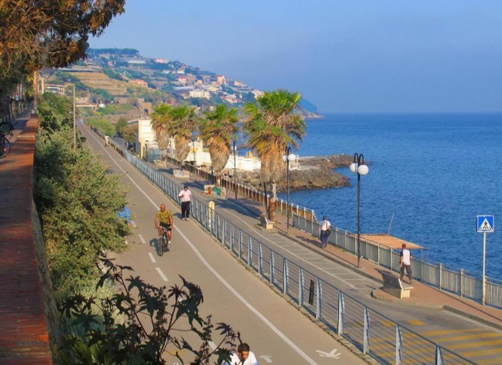 Ampio Appartamento Centrale Sanremo Exterior photo