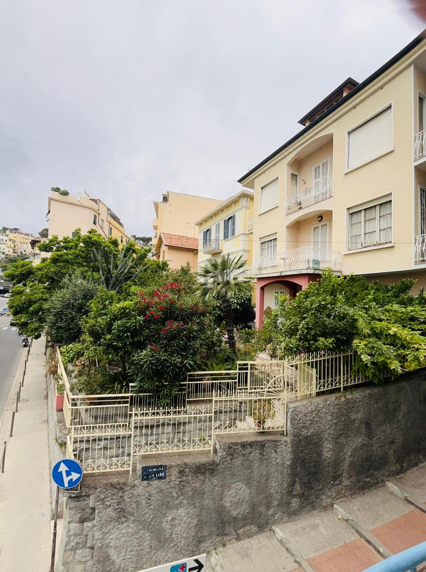 Ampio Appartamento Centrale Sanremo Exterior photo